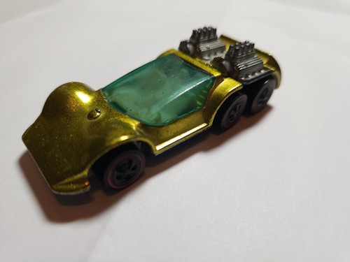 1970 GOLD Hot Wheels Redline Six Shooter with White Interior SUPER