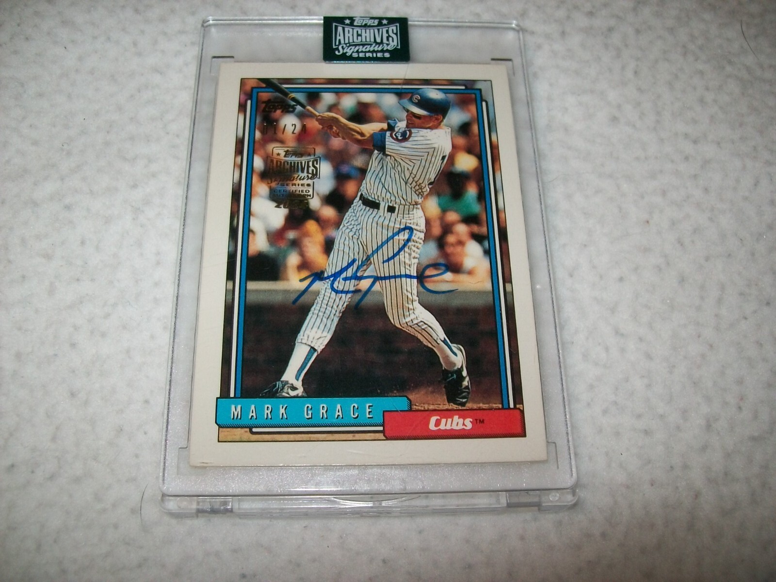 2024 TOPPS ARCHIVES 1992 TOPPS MARK GRACE AUTO SIGNED #D1/24