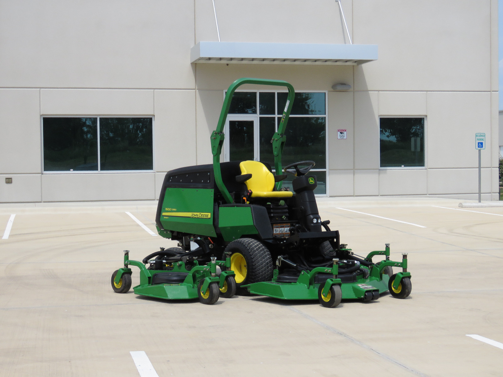 John Deere 1600 Series II Wide Area Mower, ONLY 500 HOURS! Diesel, 4WD