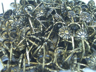 100 Daisy Head Antique Brass Finish Decorative Upholstery Tacks 7/16