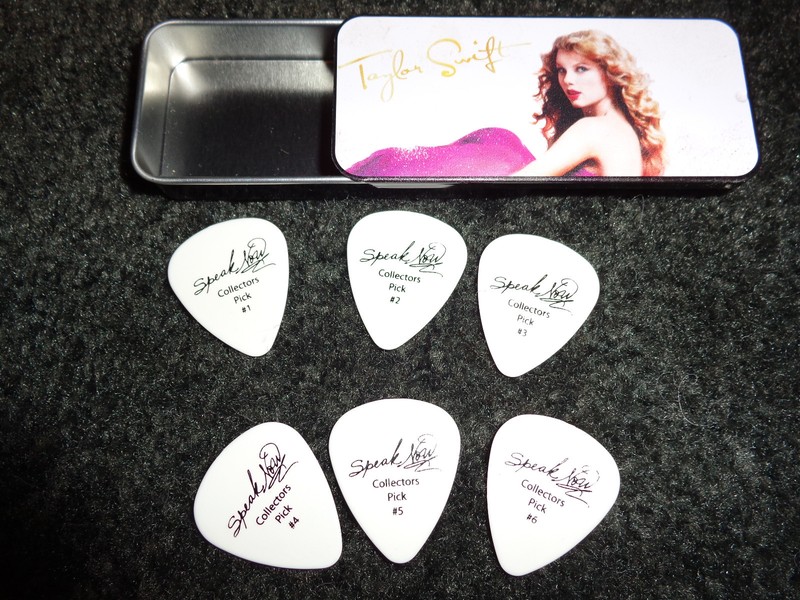 Taylor Swift 6 Guitar Picks Speak Now Tour Taylor Swift Guitar Pick Tin Music Memorabilia Country