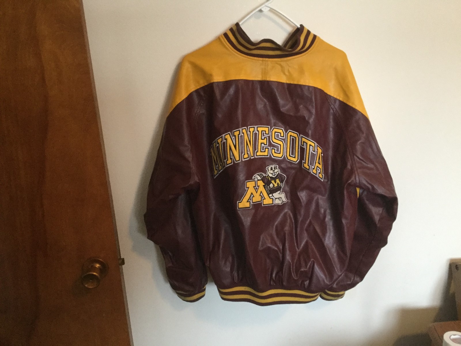 Minnesota Gophers Jacket / Medium / Used