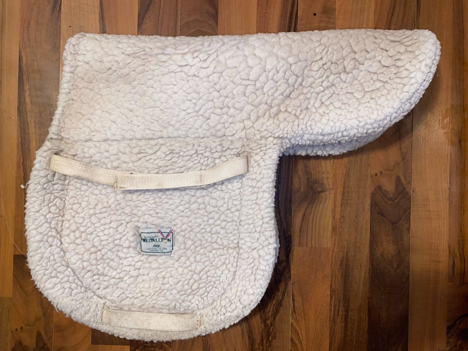 TOKLAT MEDALLION PADDED REAR A/P ENGLISH SADDLE PAD 21'' X 39''