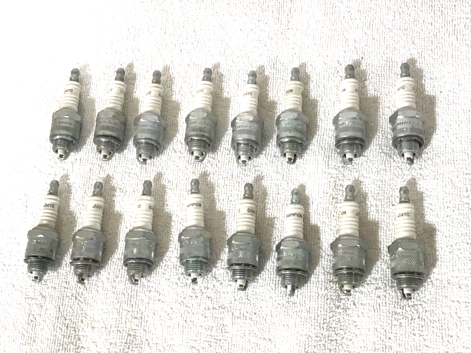 ハラペコあおむしchampion spark plugs vintage ハラペコあおむし様専用champion spark plugs vintage