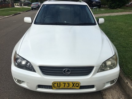 Lexus is250 2000