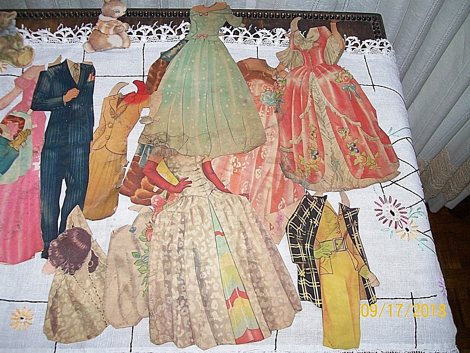 1940s Paper Dolls / Barn Attic Find