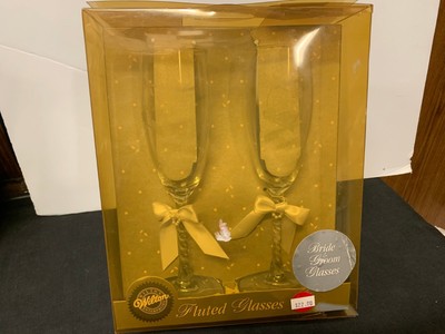CHAMPAGNE FLUTES  WILSON   NIB WEDDING PARTY