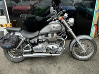Triumph Bonneville America 
