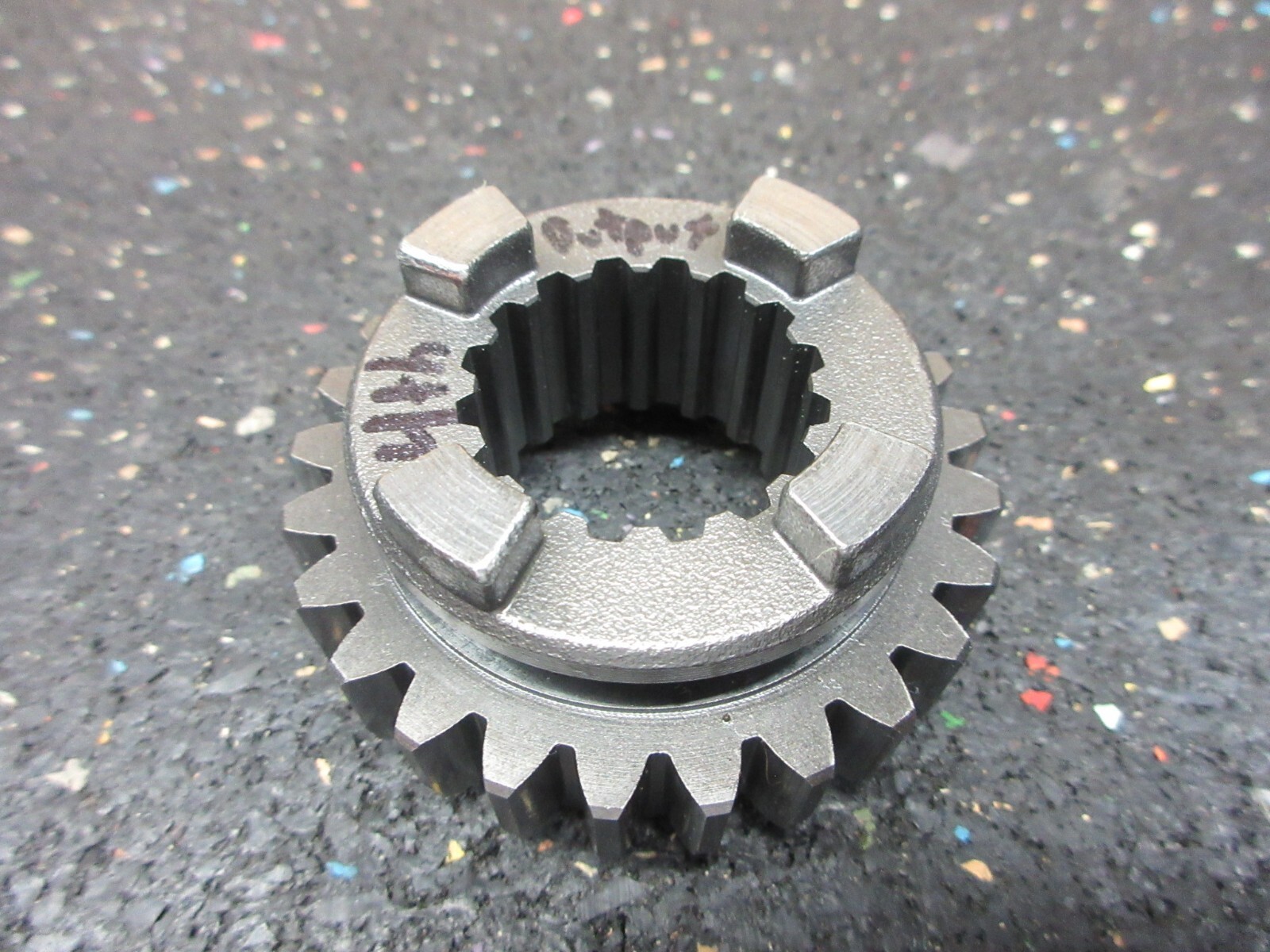 1998 Kawasaki KX250 Transmission 4th output gear 25 tooth 98 1998 Kawasaki KX250 Transmission 4th output gear 25 tooth 98
