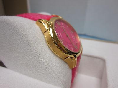 Pre-owned Versace Women's Vff070013 Dafne Rose Gold Ion Plated Fuchsia Leather Wristwatch In Pale Violet Red