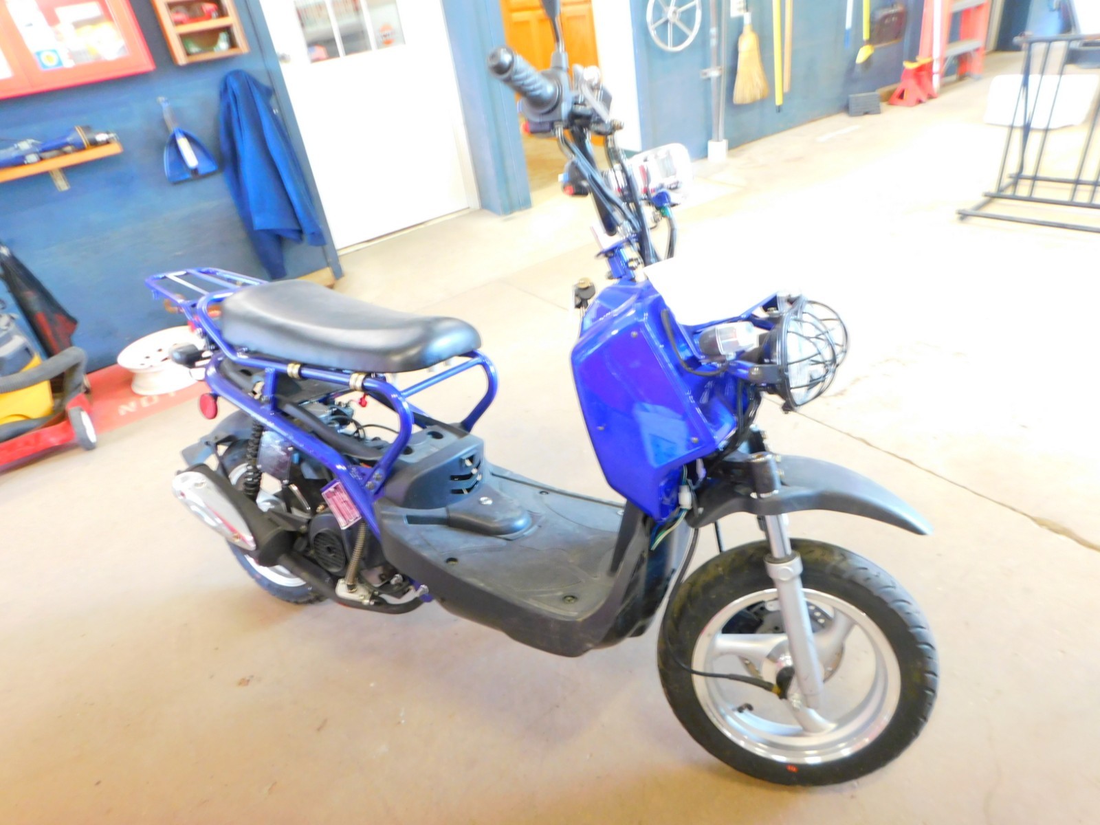 Cixi King Ring Moped NO TITLE T1280609