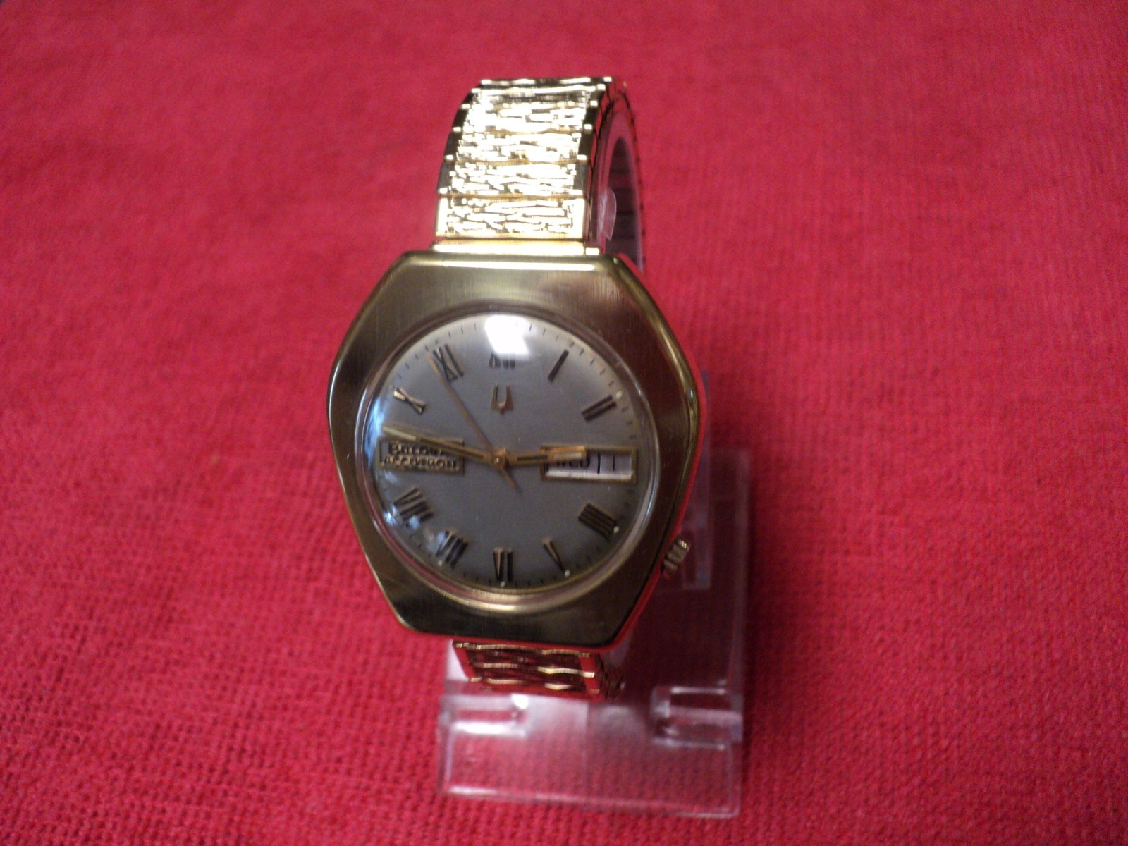 Vintage Accutron 2182 Gold tone Coffin Case Watch