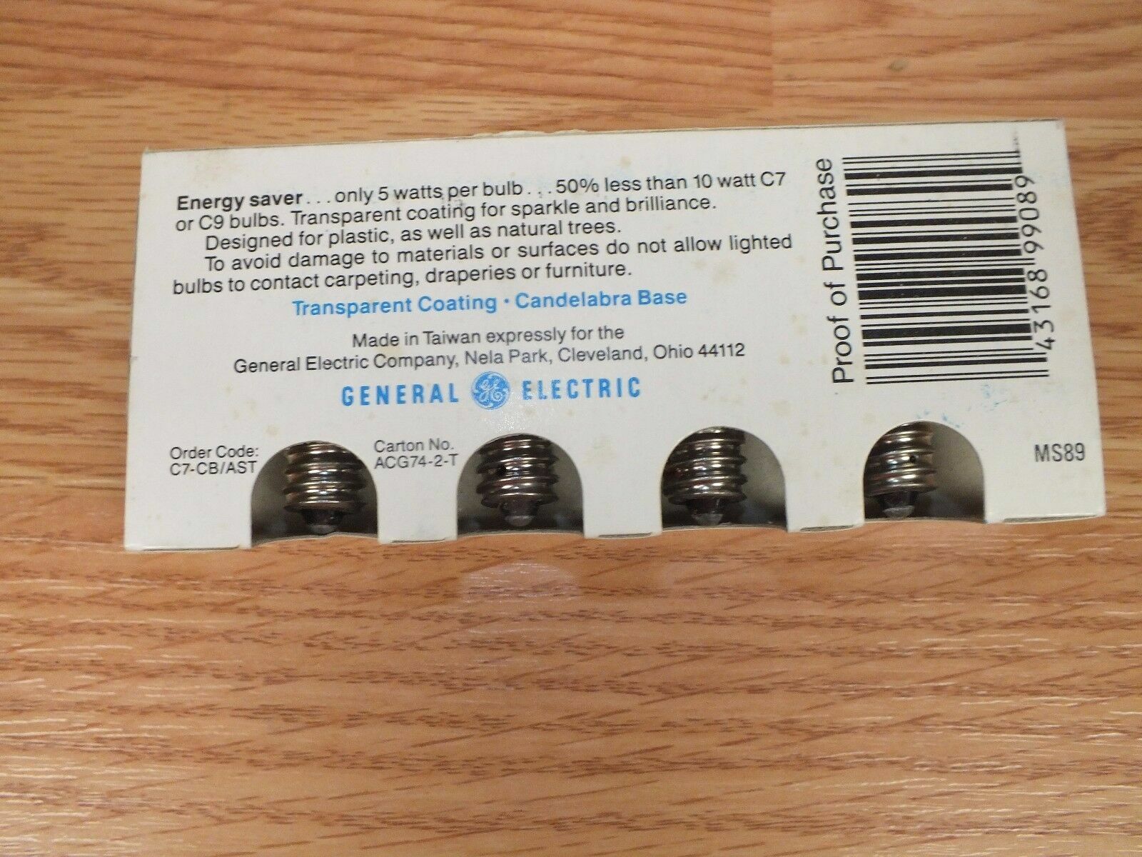 Genuine Vintage Cool Bright Indoor/Outdoor Multi Color Bulbs (4) in Box **READ**