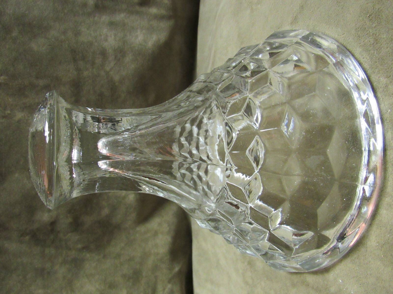 Vintage Clear color Geometirc Cube Design Glass Hat Stand Holder for Small Size