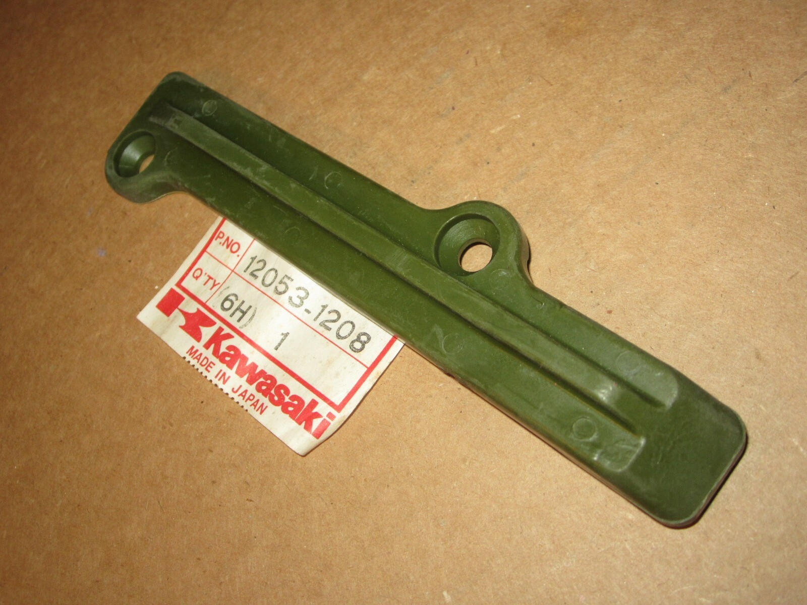 KAWASAKI NOS - FT LOWER CHAIN GUIDE - KDX - KX - KFX - 12053