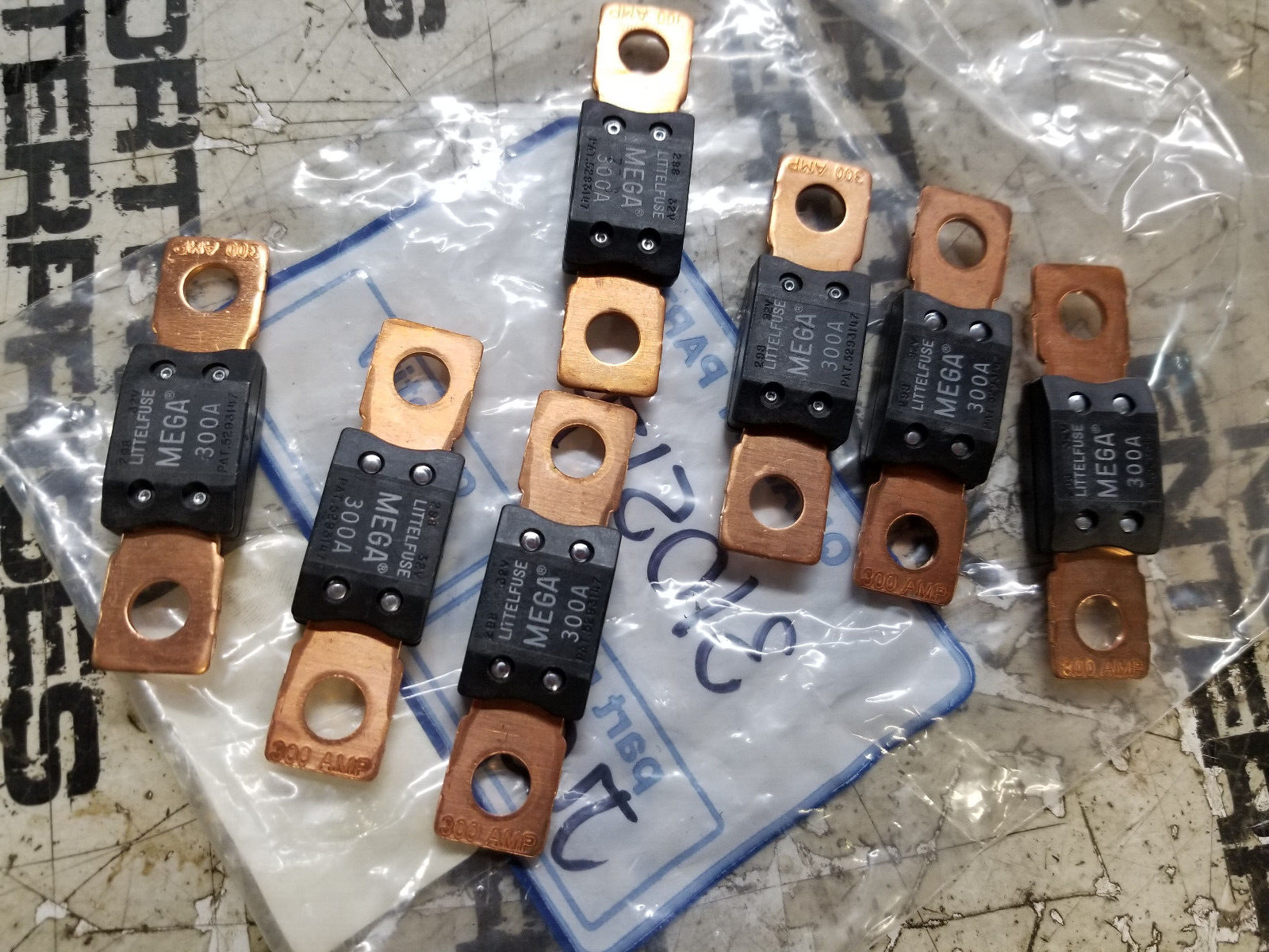LOT OF 7PC - JLG Part # 310517 - SJ- FUSE, 300 AMP, EA - Picture 1 of 3