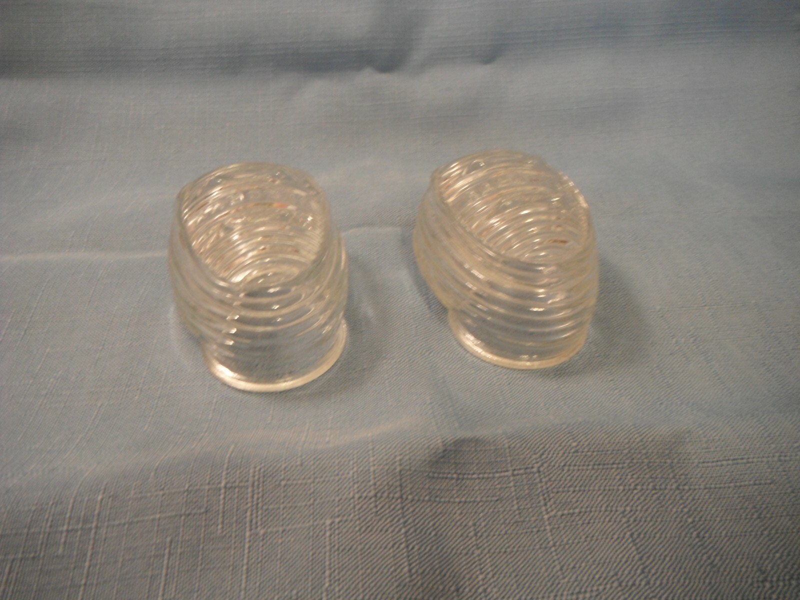 HENDRYX Bird cage feeder, Antique/Vintage CLEAR   Embossed USA