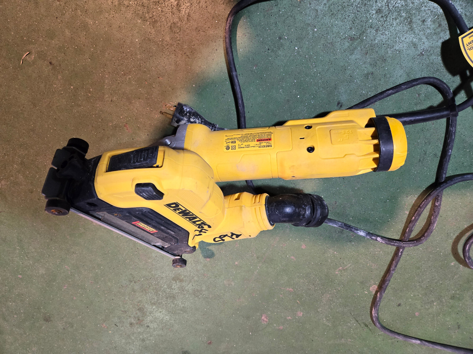 DeWALT DWE46123 13 Amps  4.5