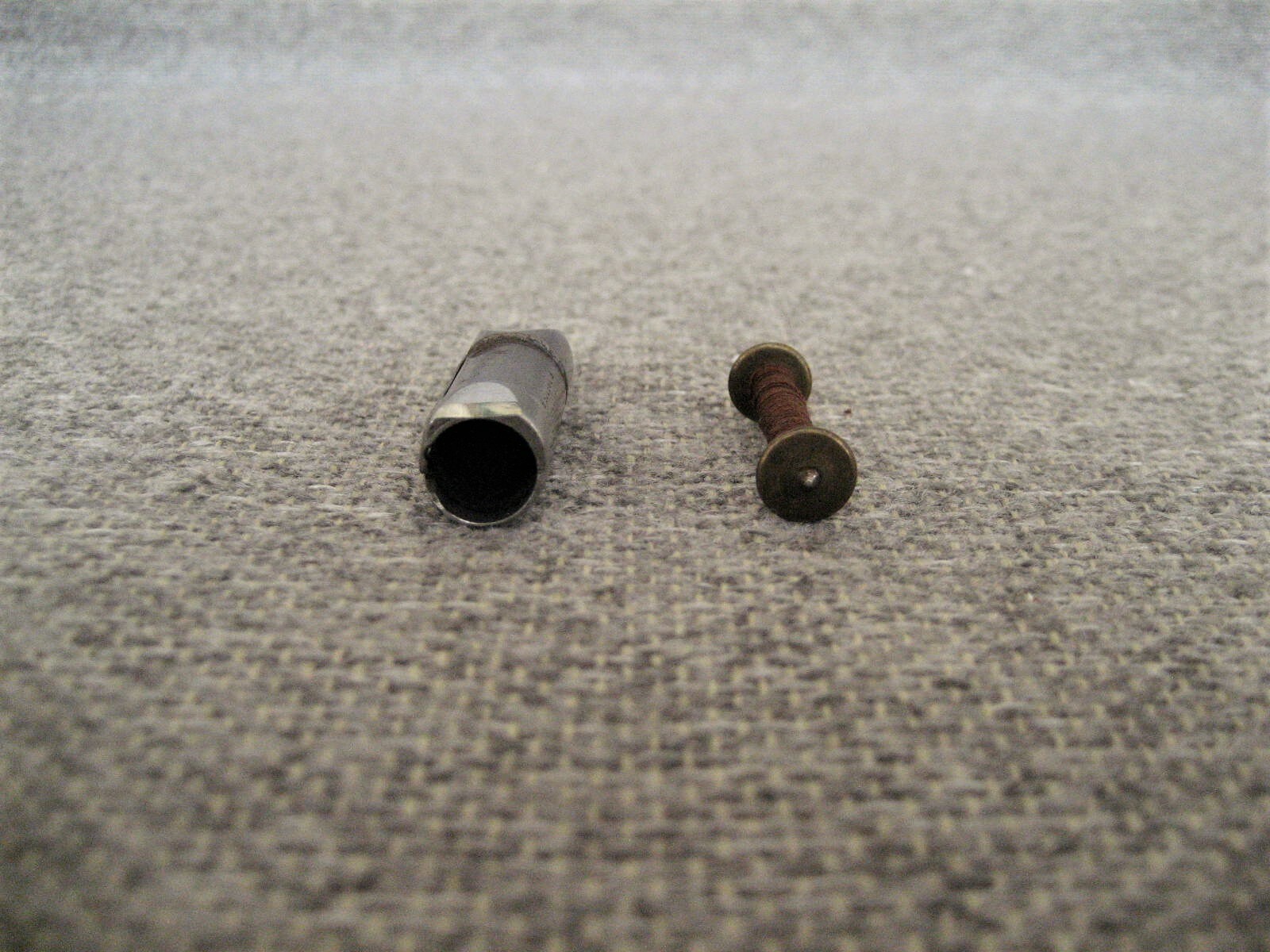 ANTIQUE VINTAGE BULLET SHUTTLE & BOBBIN FOR SEWING MACHINE FREE SHIPPING