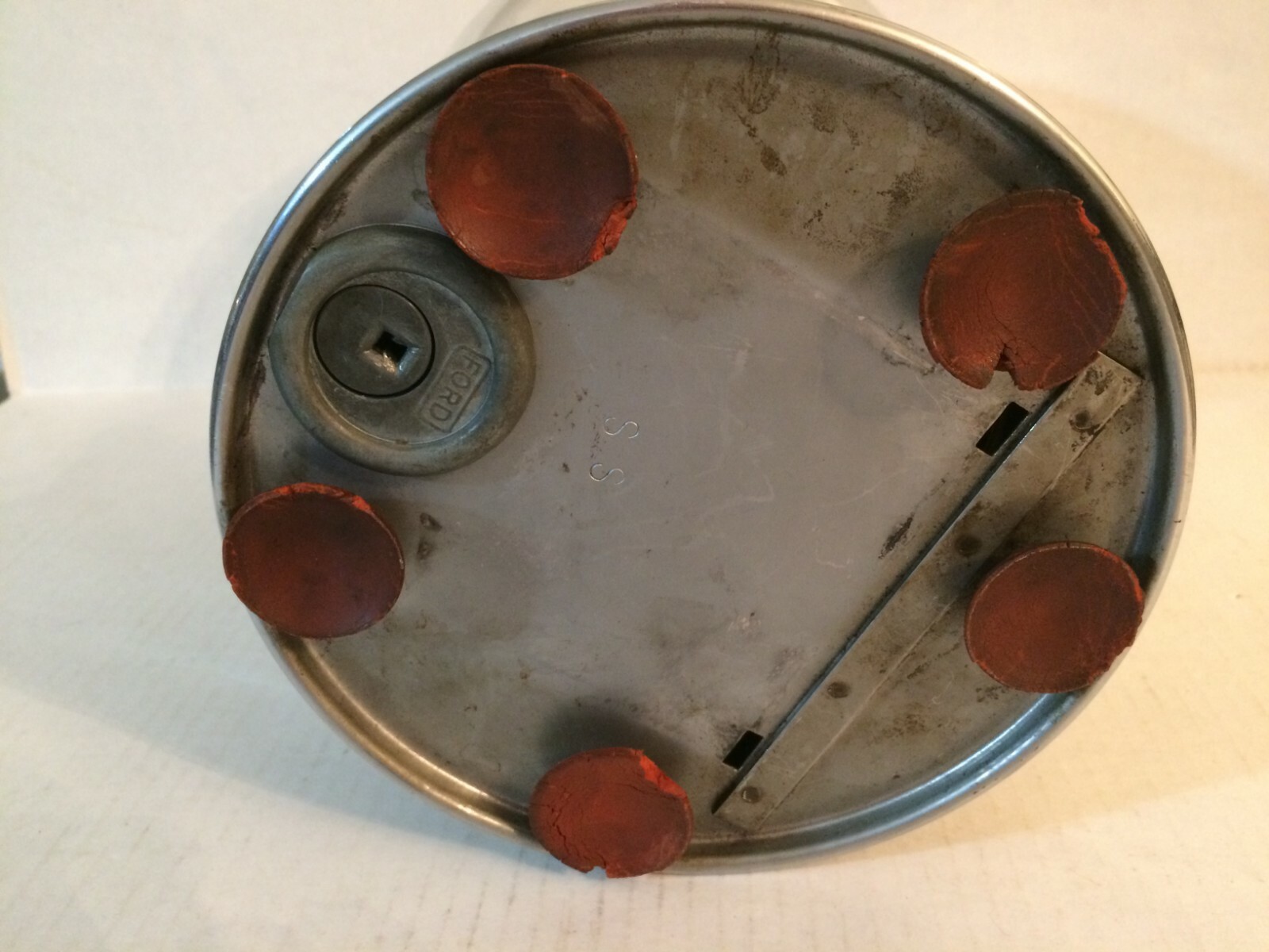 Ford Gumball Machine with Key Counter Top