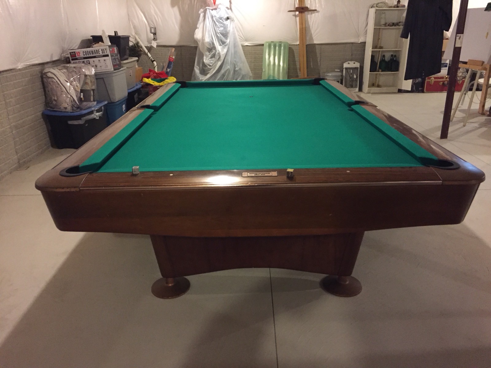 Vintage Brunswick 9’ Gold Crown III Pool Table - Recently replaced Cloth