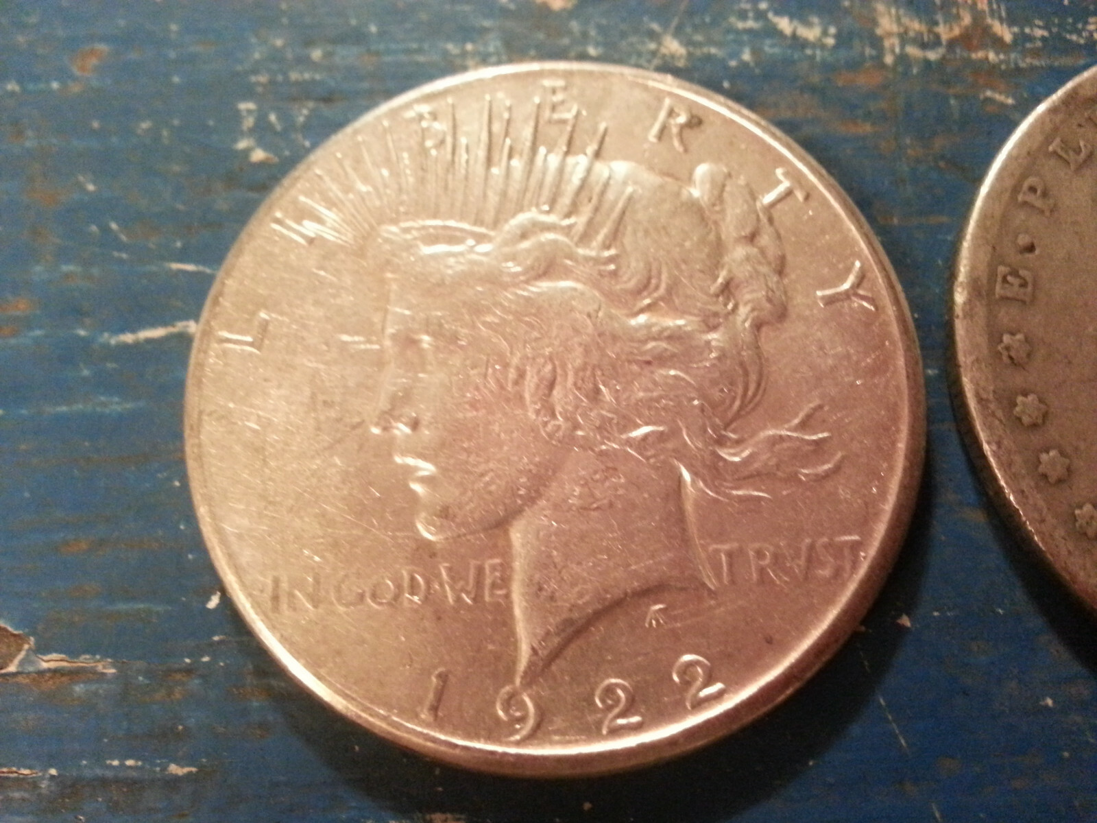 1922~S PEACE DOLLAR & 1900~O MORGAN 90% SILVER DOLLARS SHIP FREE L@@K!!!