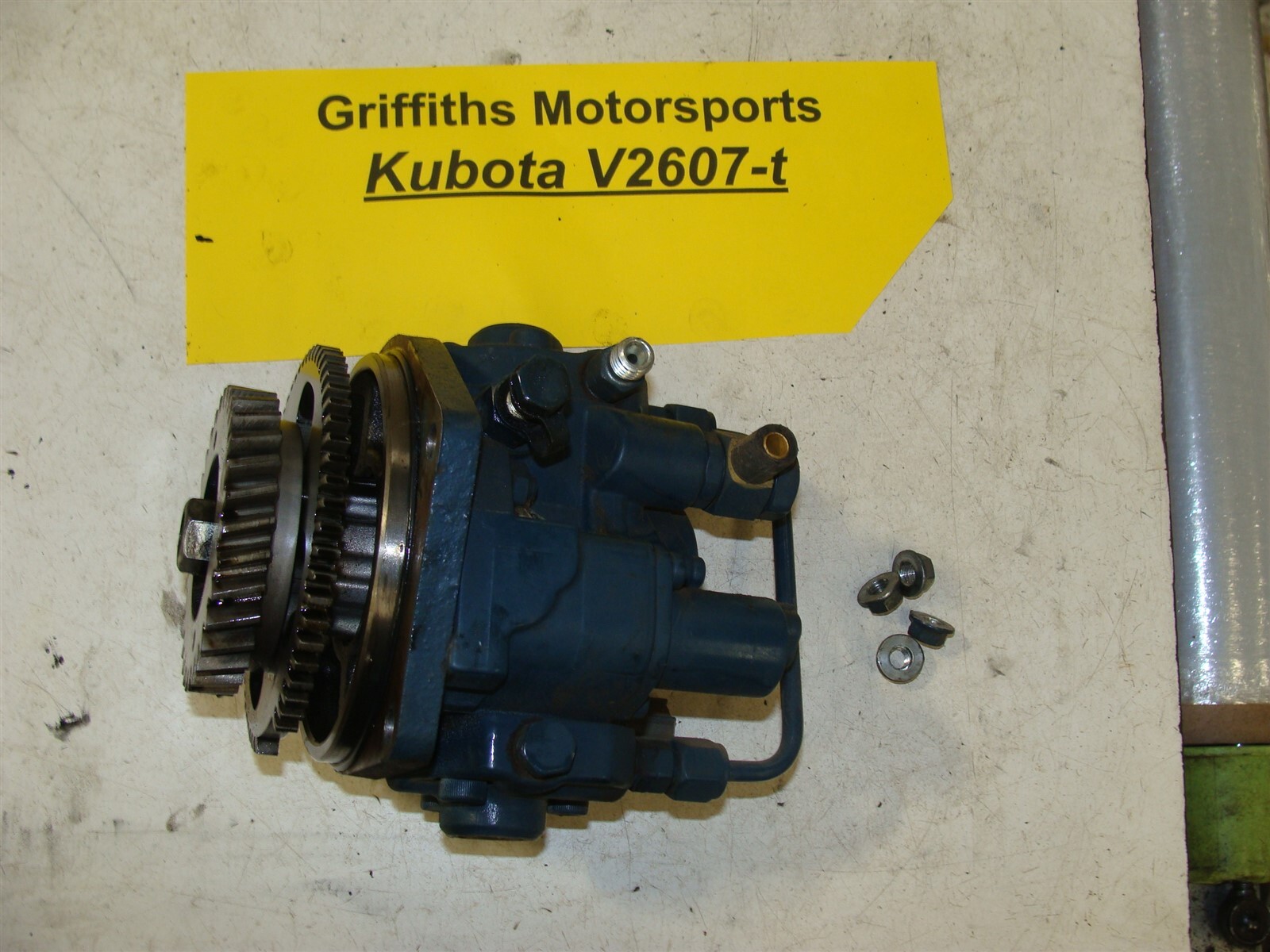 ポカホンタツ KUBOTA V2607-T 4 cylinder diesel engine 67hp 50kw Bobcat