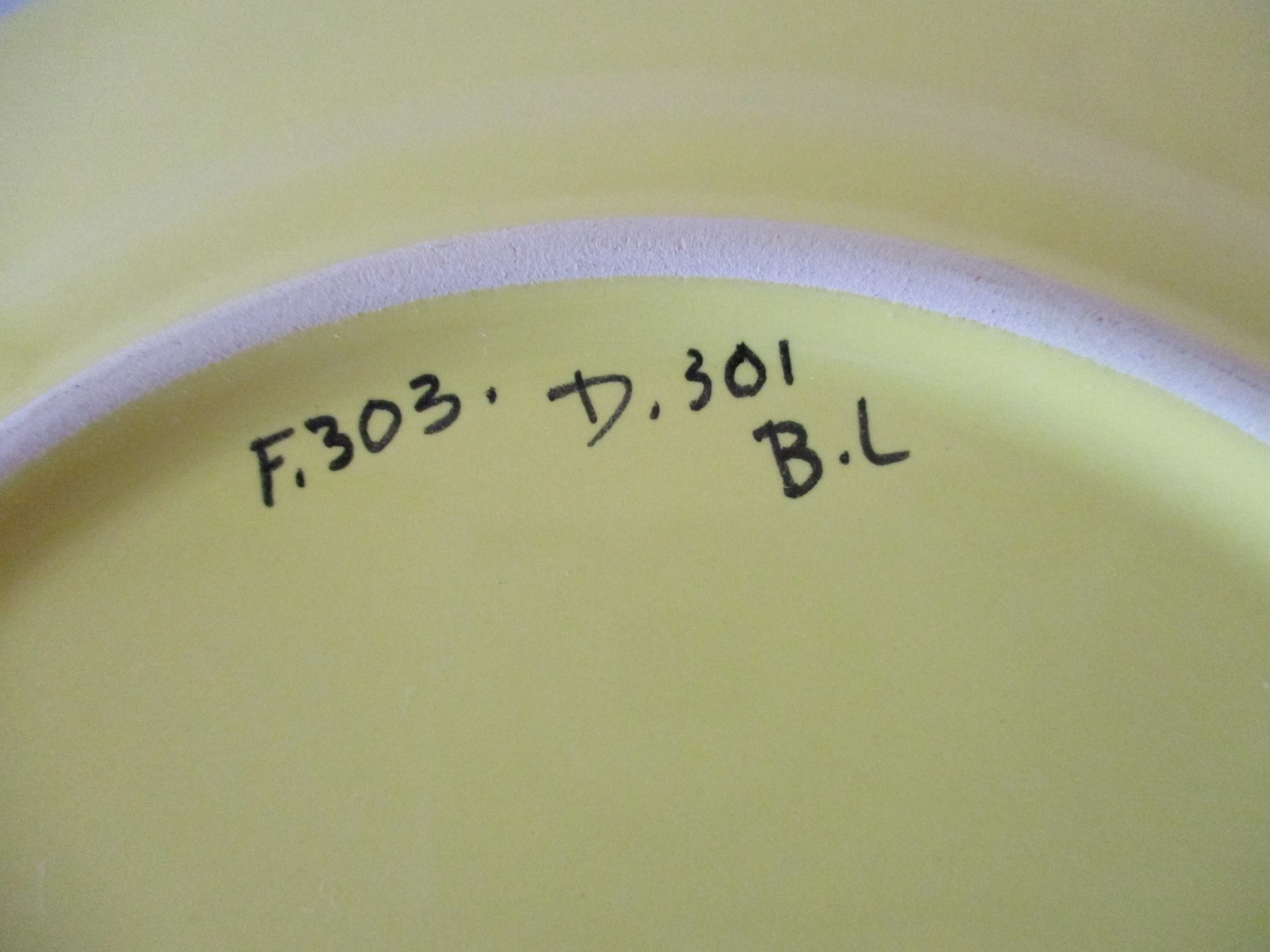 4 Quimper Soleil Yellow Luncheon Plates 9