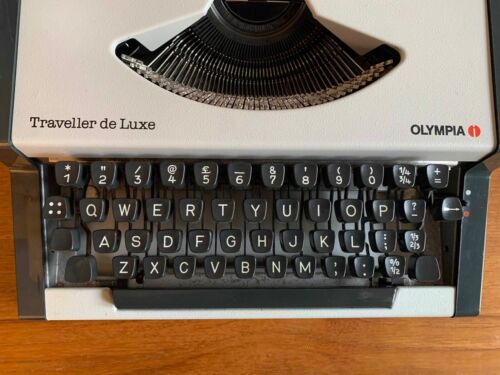 masina de scris Olympia-Monica, portabila | adroi-ant