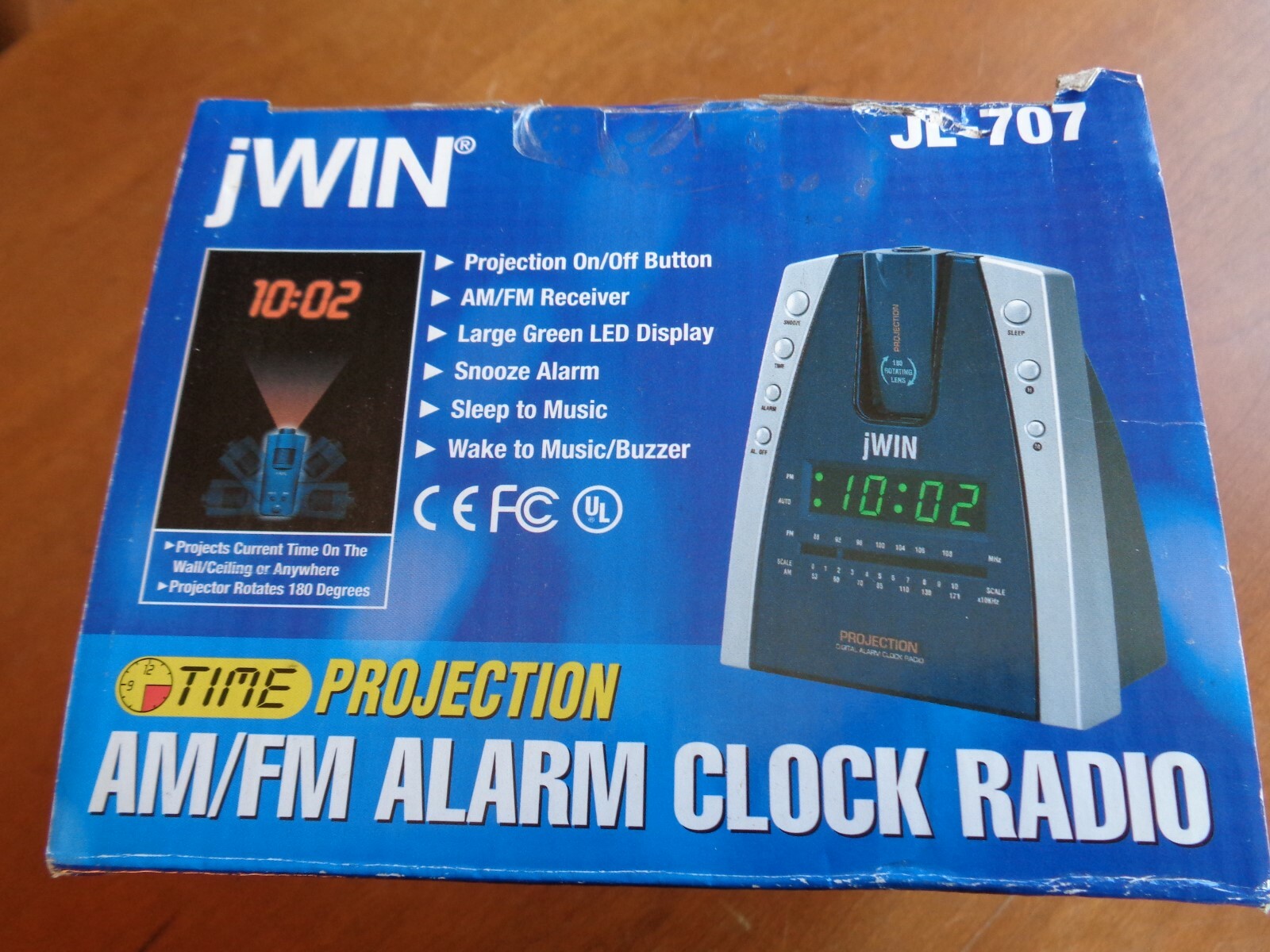 New 2006 jWIN JL707 Alarm Clock & AM / FM Radio w/ Time Projection