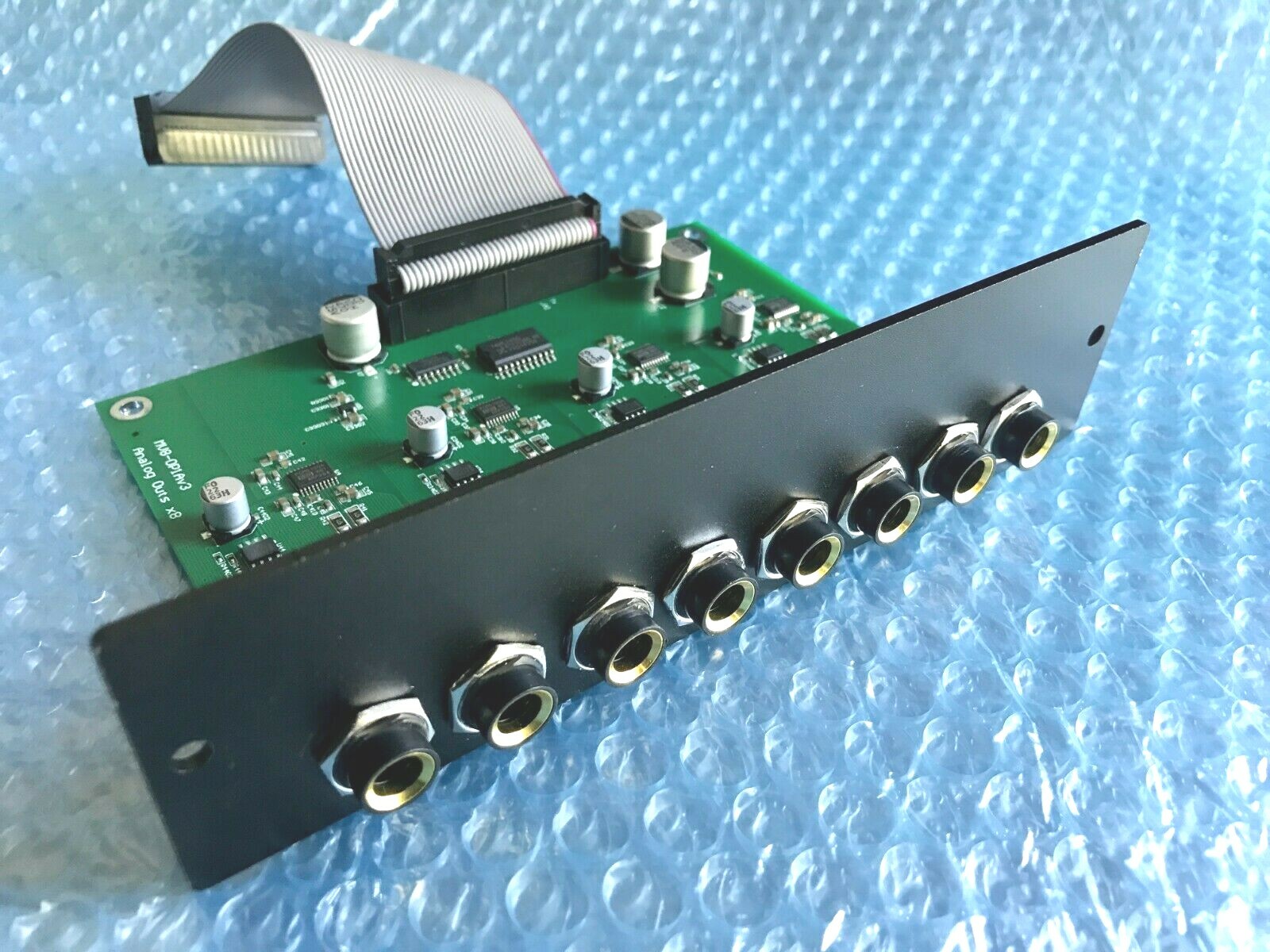 MV8-OP1 compatible Analog 8x output expansion card for MV8-OP1 compatible Analog 8x output expansion card for