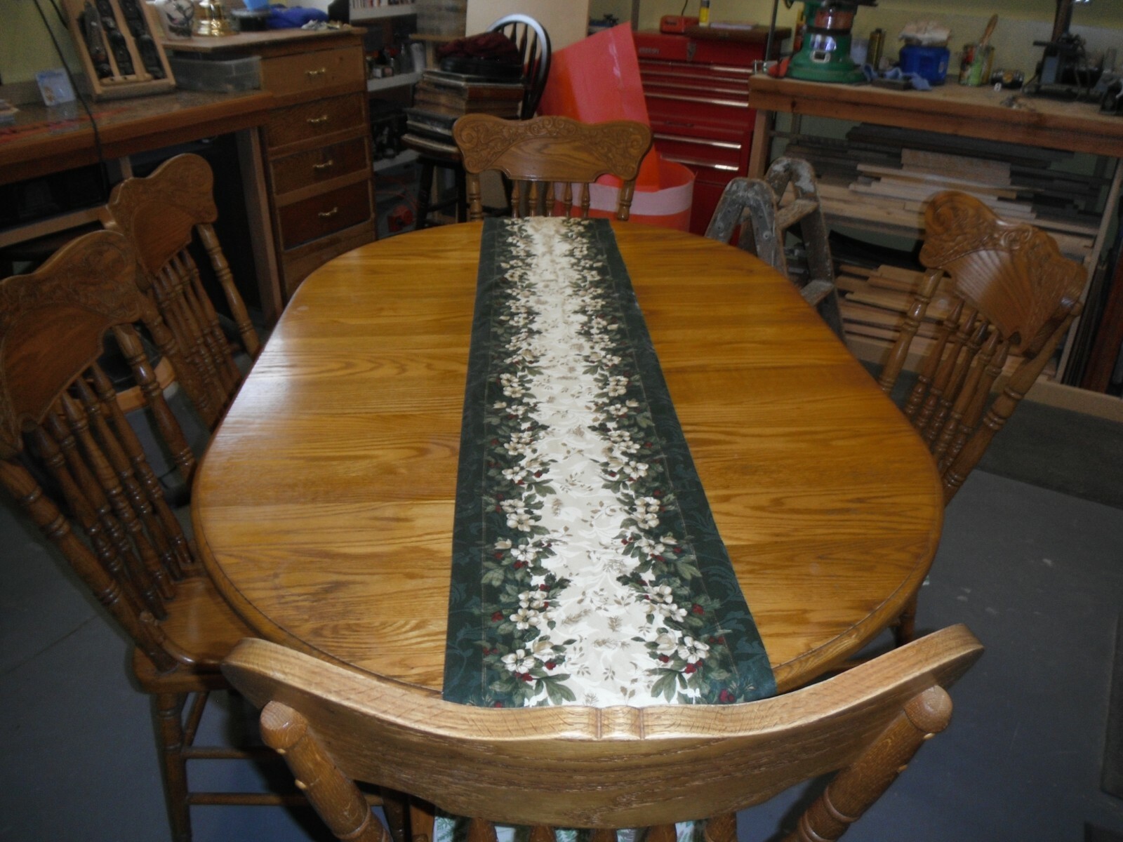 Solid Oak Pedestal Table & 4 chairs 42