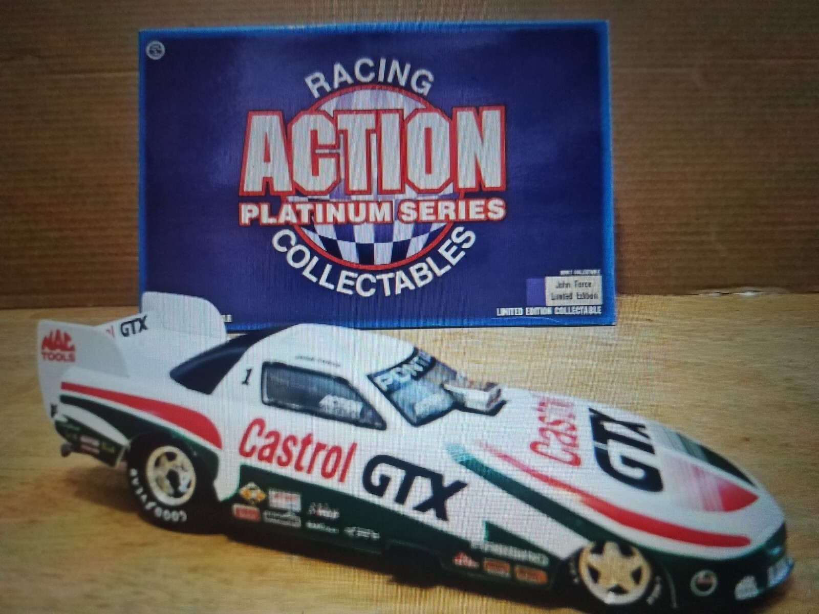 1/24 hotwheels ドラッグレース ファニーカー GTX カストロール