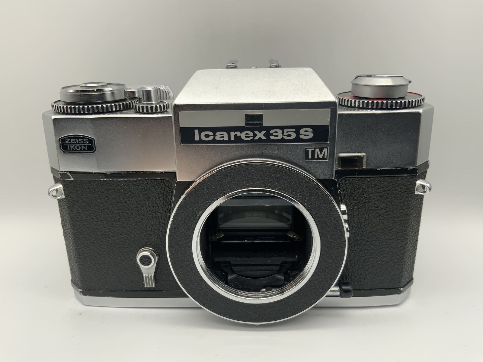 PENTACON PRAKTICA MTL5 ボディ praktica-mtl-5b-review-1.jpg?