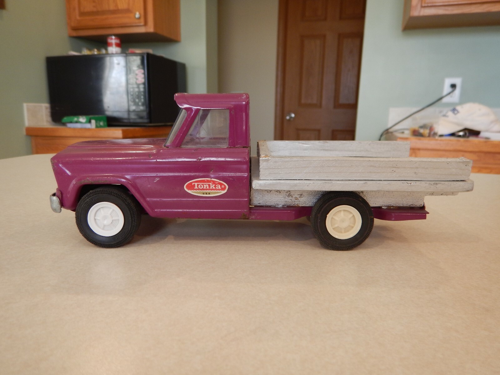 VINTAGE TONKA TOY JEEP WITH HOME MADE BED