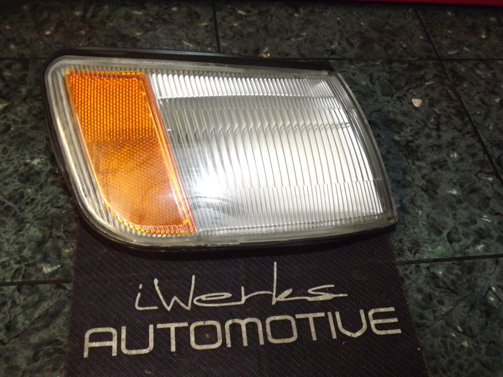 92-95 USDM OEM Mitsubishi Expo front corner light lamp