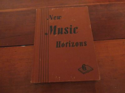 1946-NEW MUSIC HORIZONS SONG BOOK-BEAUTIFUL COLORED PICTURES ON SOME SONGS