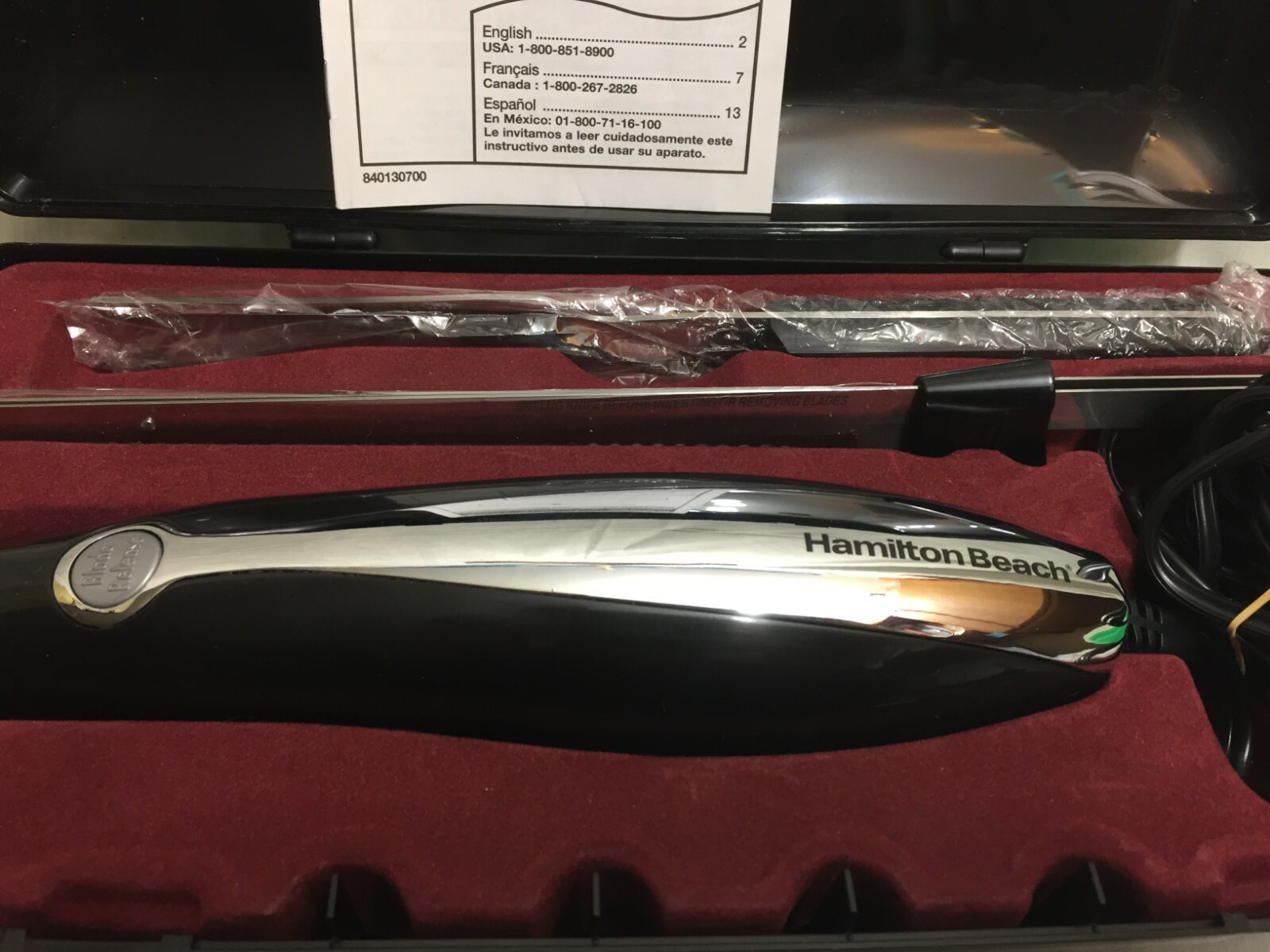 HAMILTON BEACH #74275 CHROME & BLACK CLASSIC ELECTRIC KNIFE SET WITH CASE & FORK