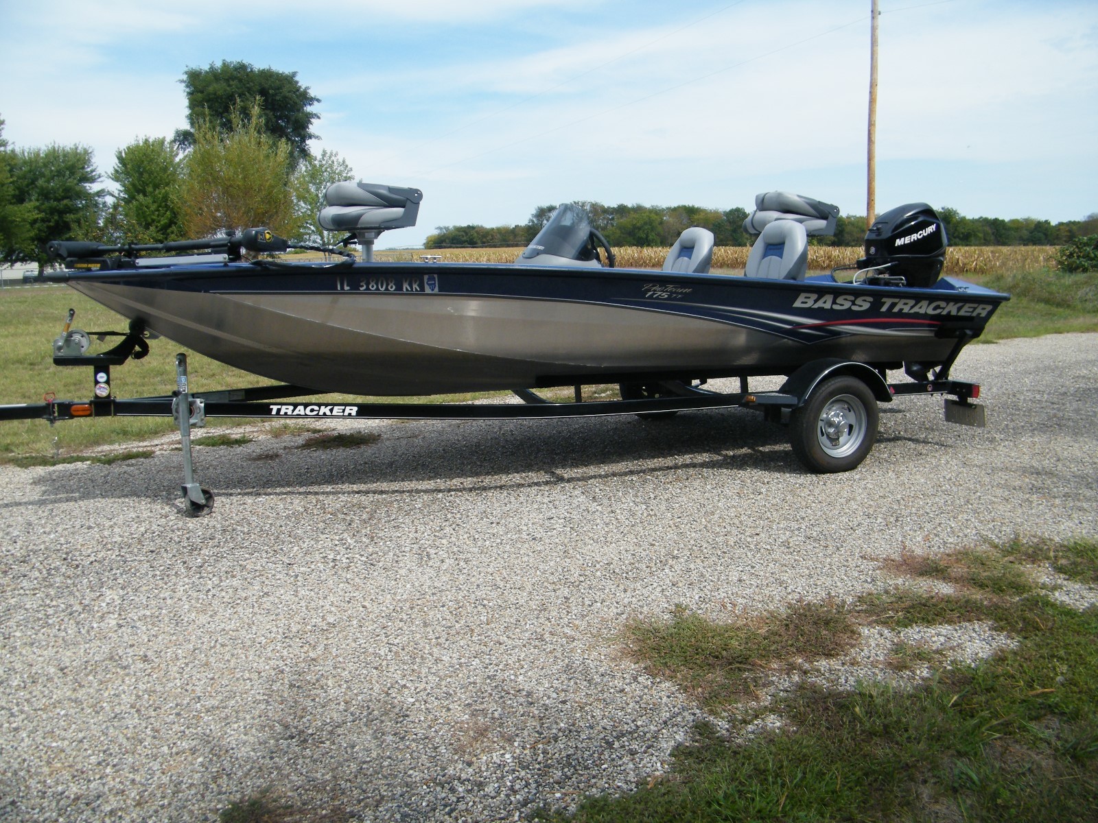175TF Bass Tracker
