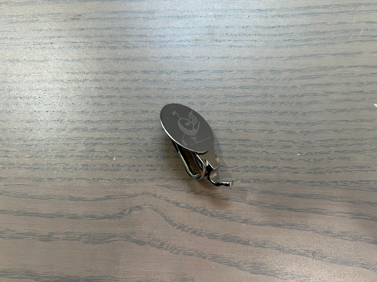 SnapTee Golf Hat Clip with Magnetic Ball Marker and Tee Holder (Silver)