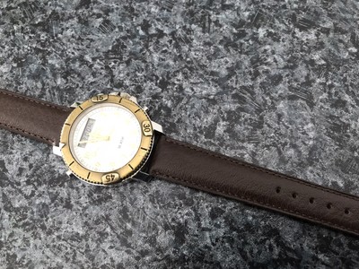 Montre Femme Trophy Vintage - Boîtier Acier 30mm, Bracelet Cuir Rouge - Fonctionne Parfaitement