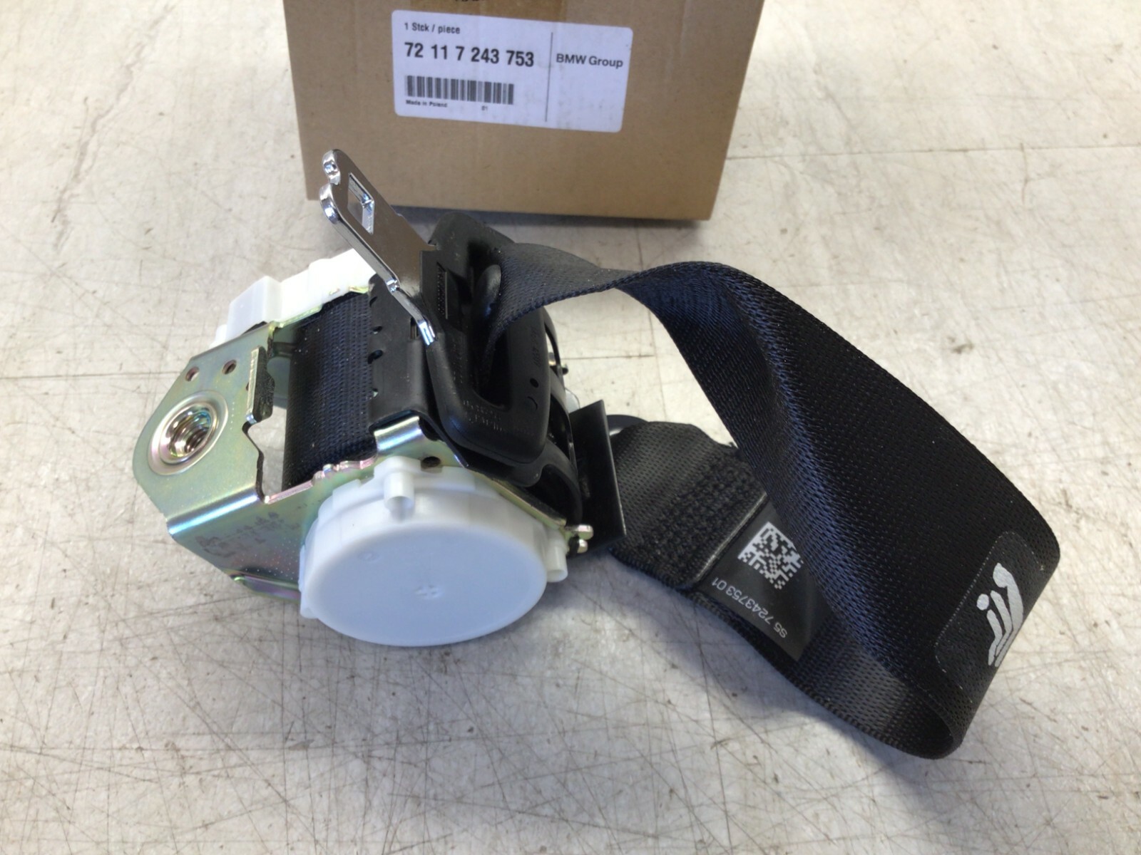 BMW OEM Rear Center Seat Belt Assembly 72-11-7-243-753