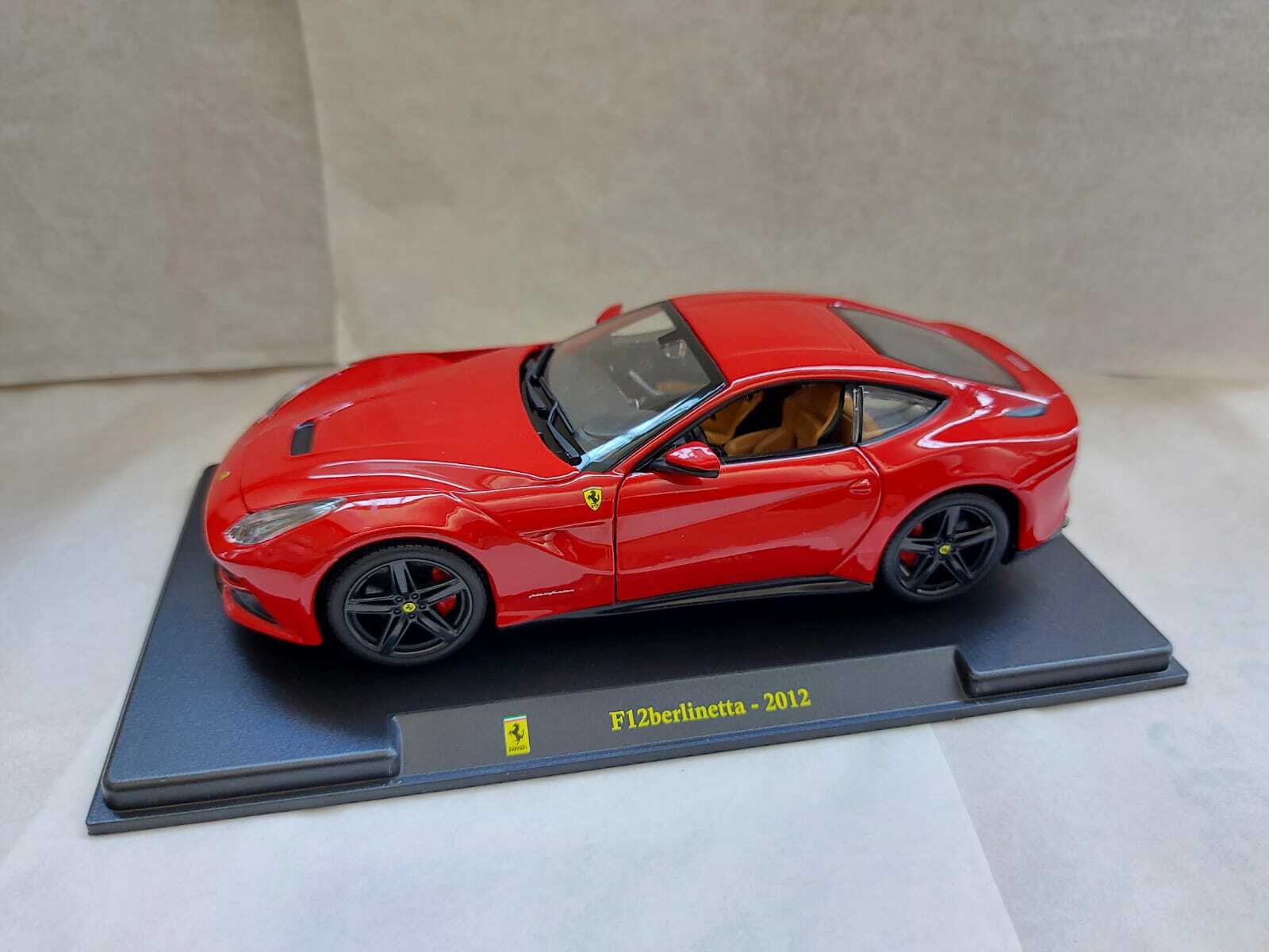 Mattel Ferrari F12 Berlinetta 1:43 Modellauto – Mit Individuellem Wunschkennzeichen, Schwarz, Ca. 11 Cm Lang