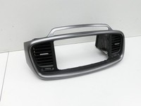 Kia Sorento III UM 15-20 Luftdusche Luftdüse Mitte Kia Sorento III UM 15-20 11.10.2018 gebraucht Vorschau 4