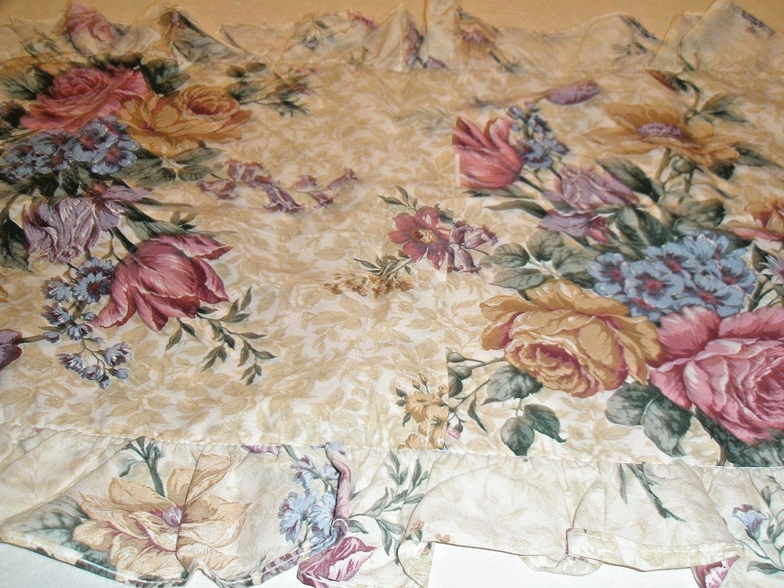 Lot 2 DAN RIVER Pillow Shams King Size Ruffle Edges Floral Gorgeous