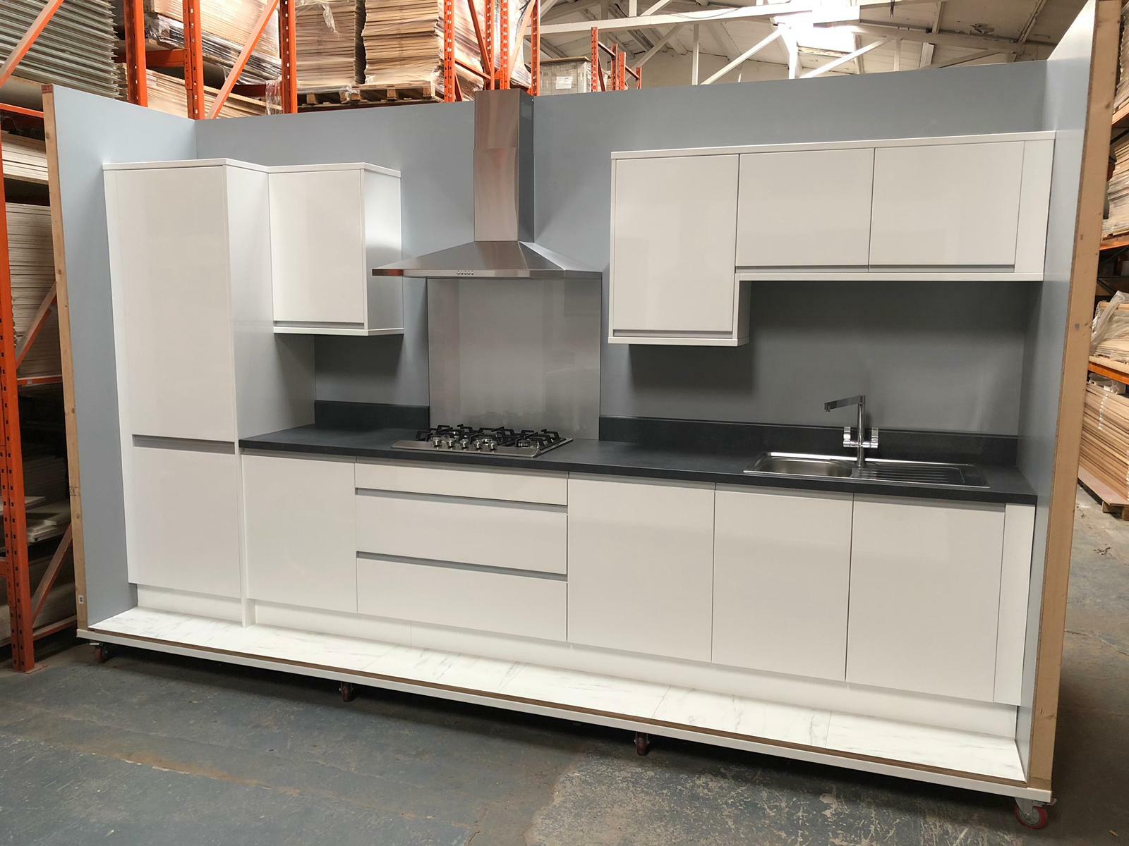 Berlenus Ct4bg Kitchen Base Unit 3 Door 40 Cm High Gloss Grey For