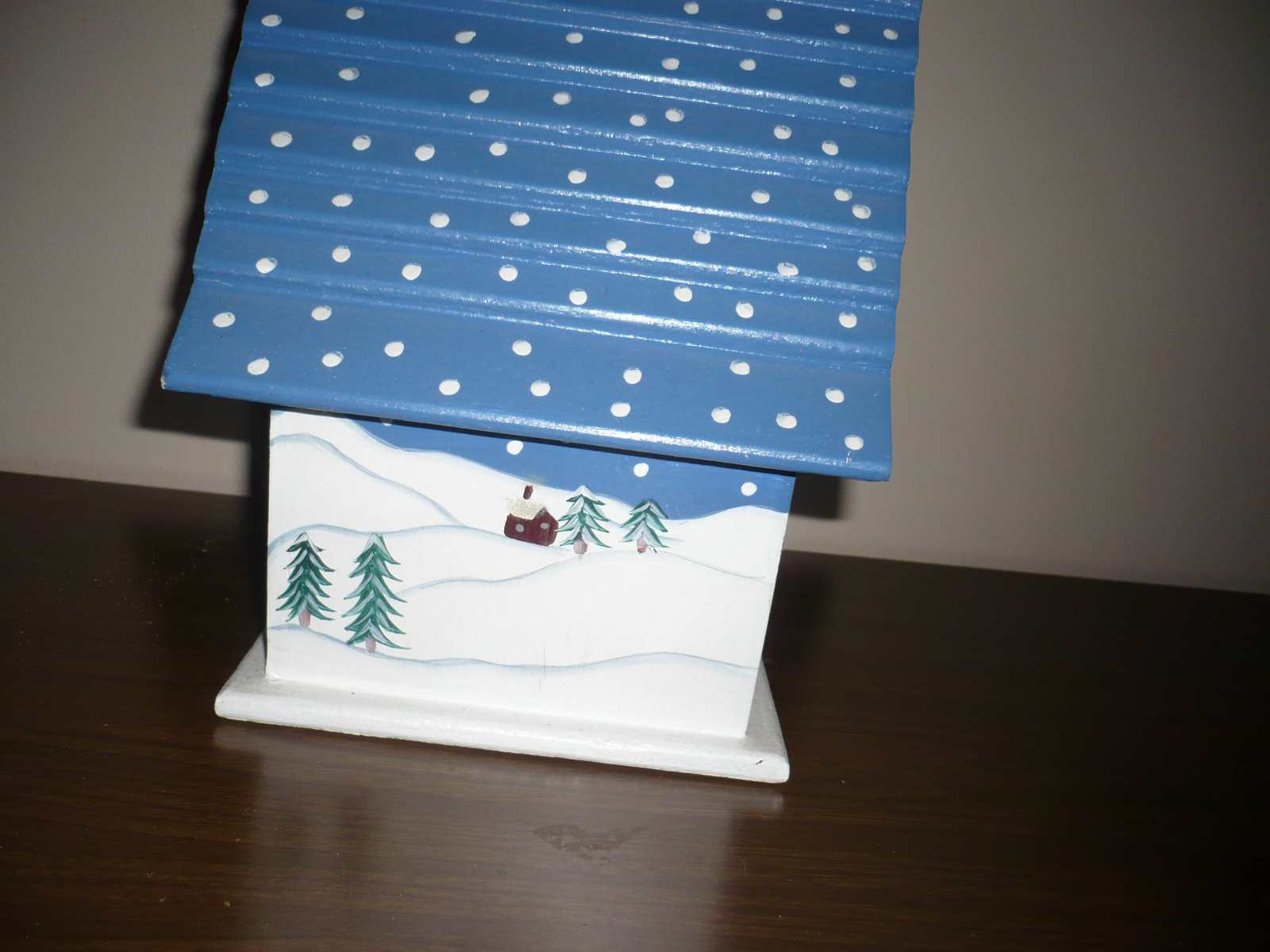 Decorative Winter Theme Bird House