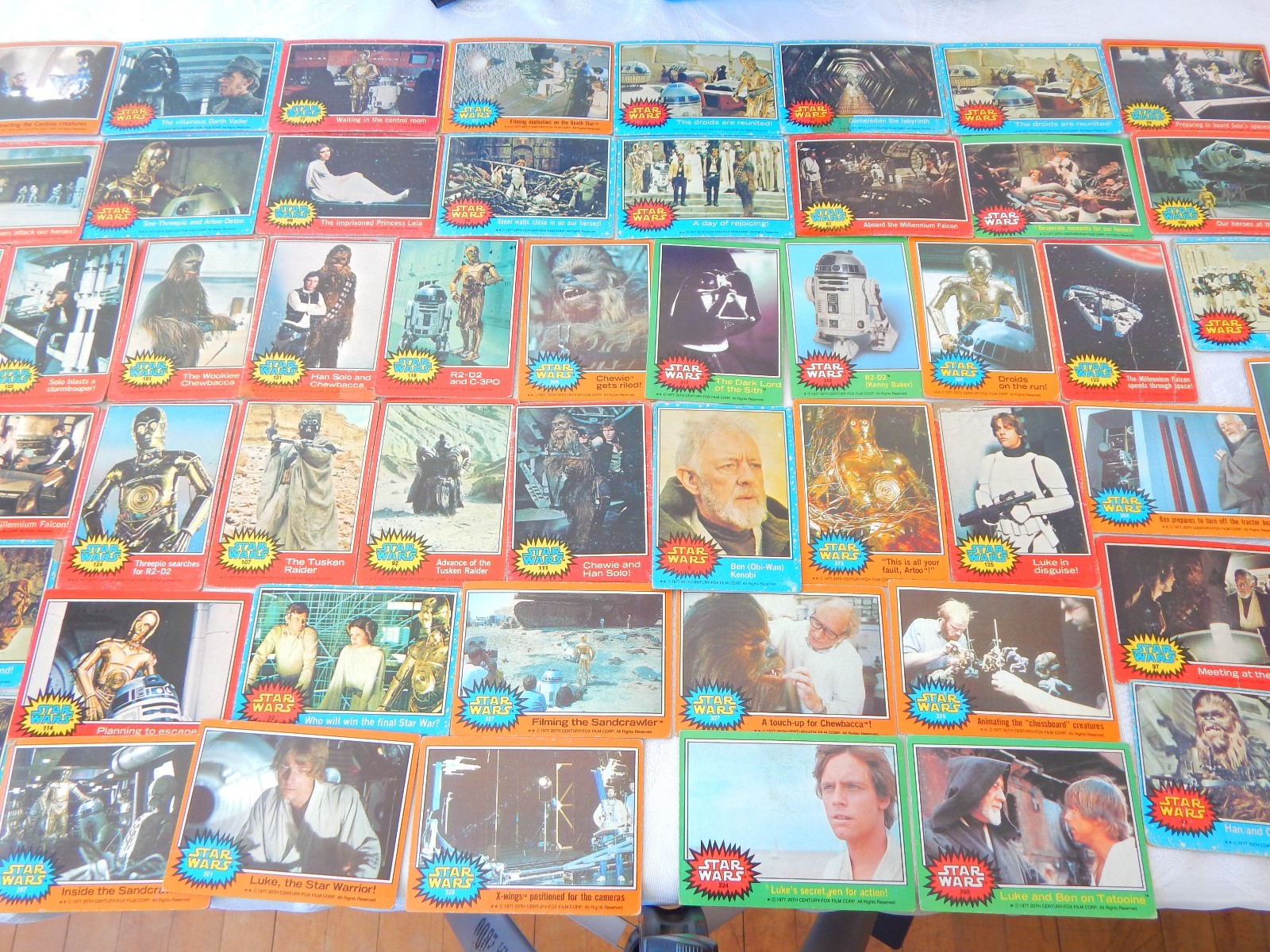 STAR WARS MEMORABILIA LOT - Big Book Comic, 8 figures, 247 cards