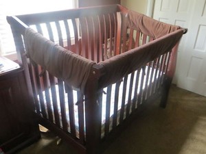Crib Buy Or Sell Cribs In Hamilton Kijiji Classifieds
