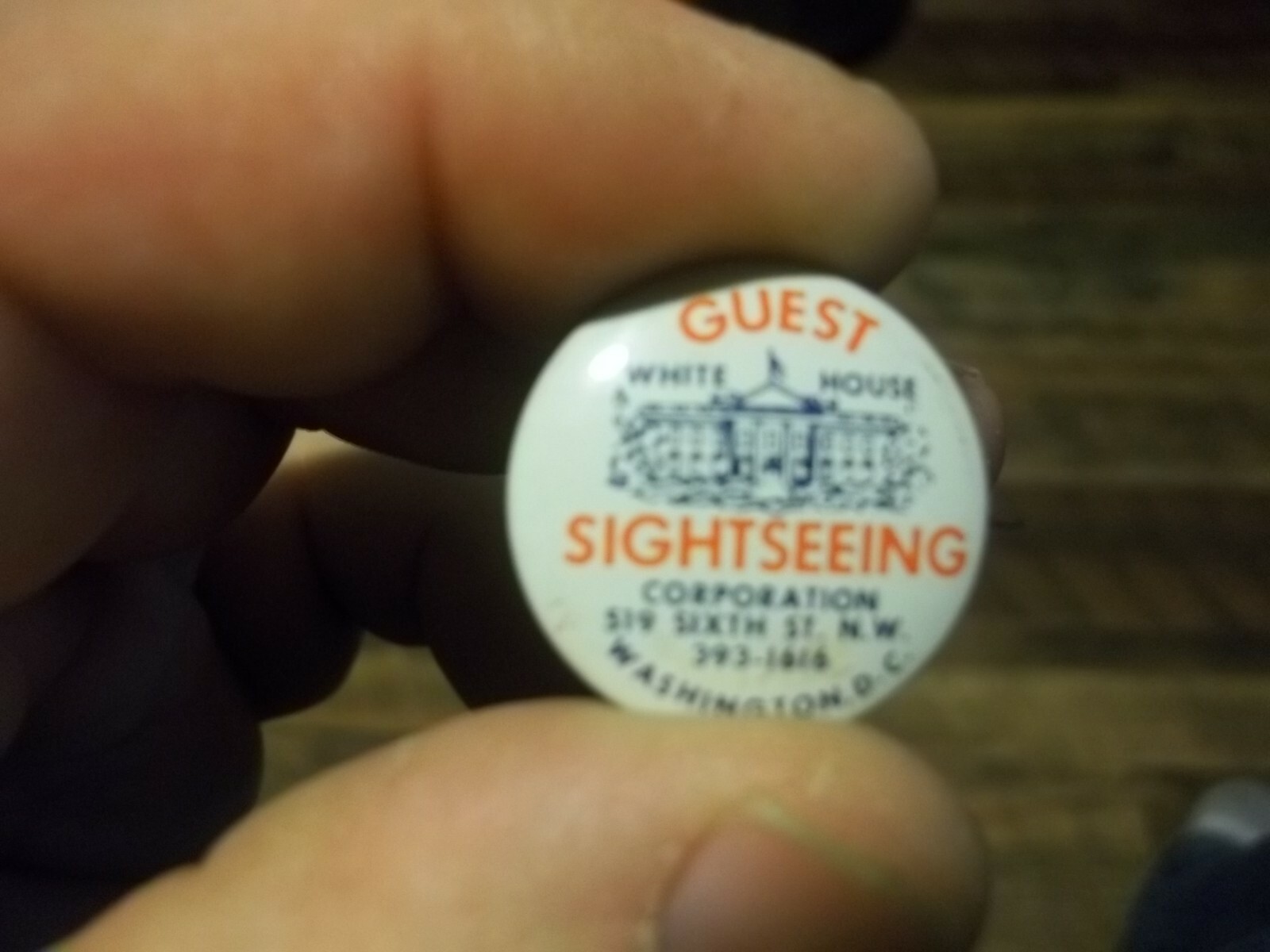 1950's guest sightseeing pinback button